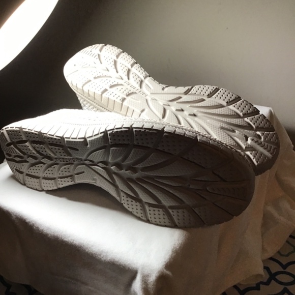 🎁 SKECHERS, size 10, glitter slip-on, taupe,mnemonic, no box, lightweight - Picture 5 of 5